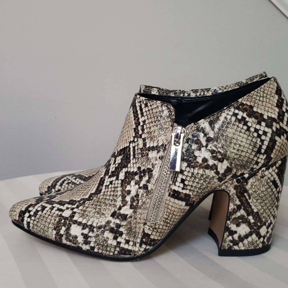Michael Shannon Shoes Womens 6.5 Griffyn Snake Zip Side Ankle Bootie Festival